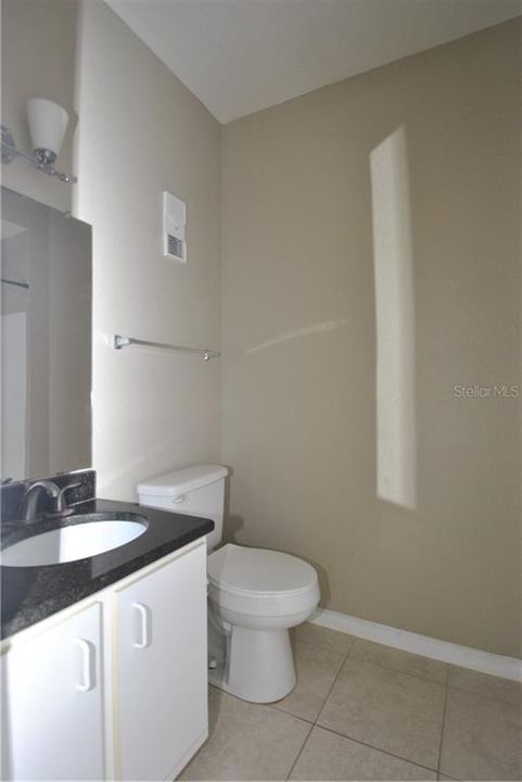 For Rent: $1,400 (1 beds, 1 baths, 721 Square Feet)