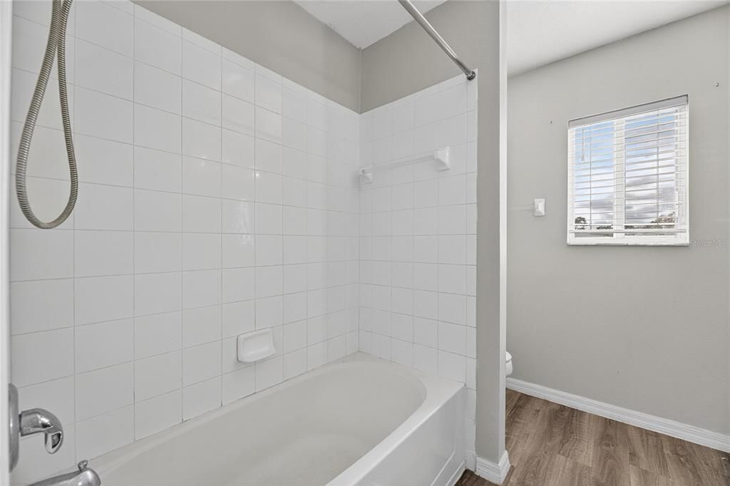 For Sale: $389,999 (3 beds, 2 baths, 1774 Square Feet)