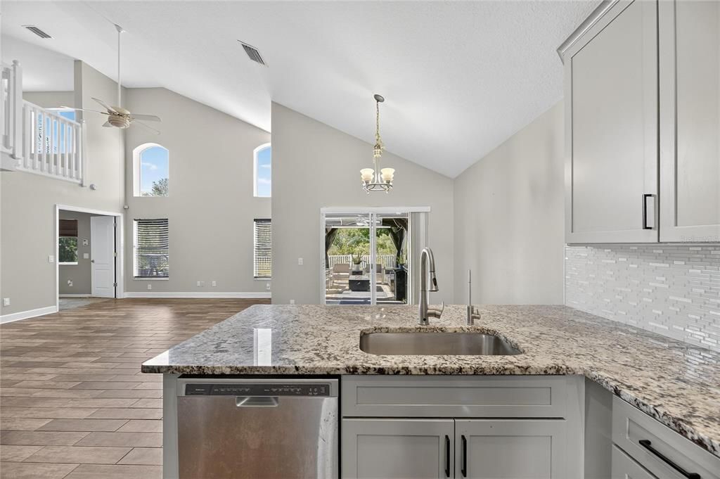 For Sale: $389,999 (3 beds, 2 baths, 1774 Square Feet)