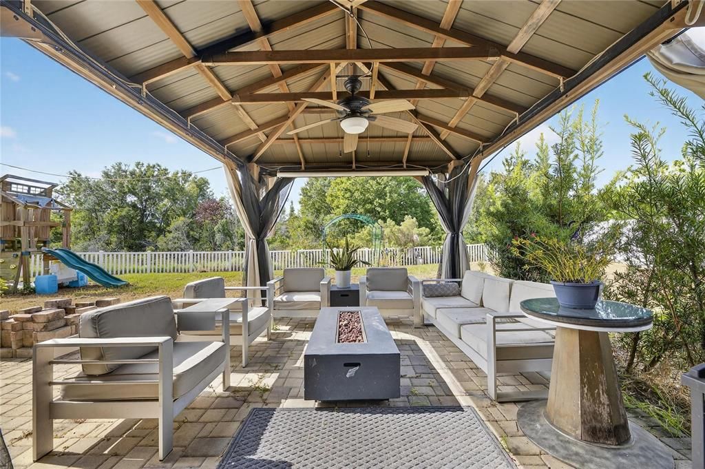 For Sale: $389,999 (3 beds, 2 baths, 1774 Square Feet)