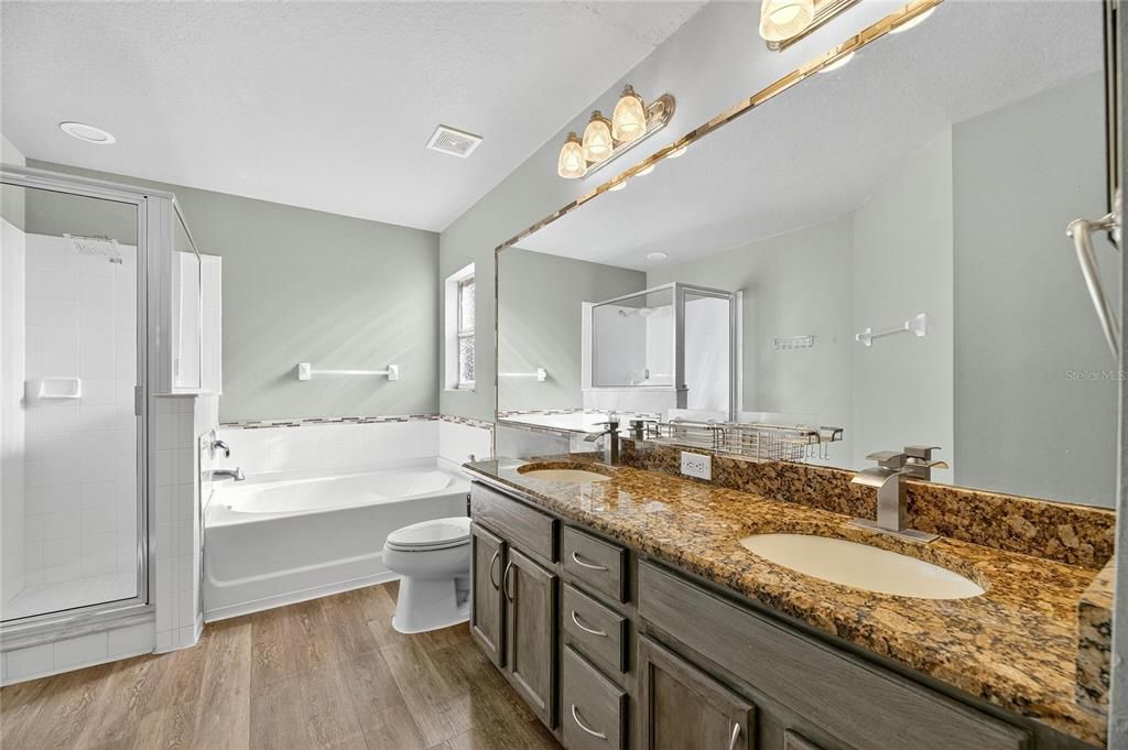 For Sale: $389,999 (3 beds, 2 baths, 1774 Square Feet)