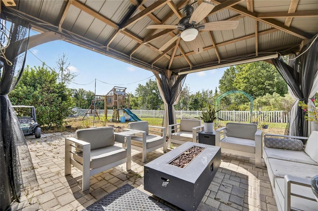 For Sale: $389,999 (3 beds, 2 baths, 1774 Square Feet)