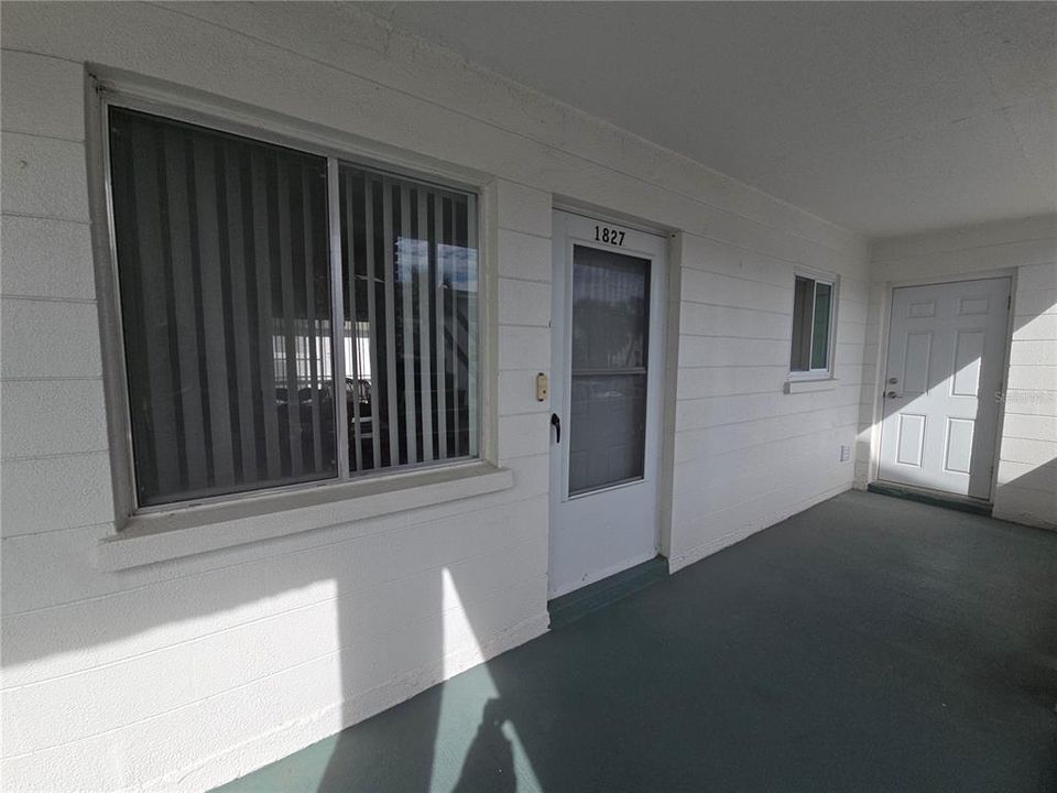 For Sale: $124,900 (2 beds, 2 baths, 862 Square Feet)