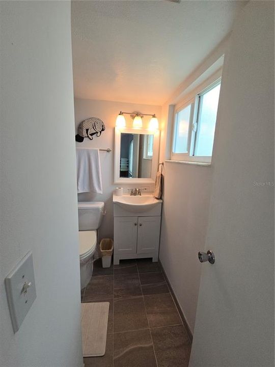 For Sale: $124,900 (2 beds, 2 baths, 862 Square Feet)