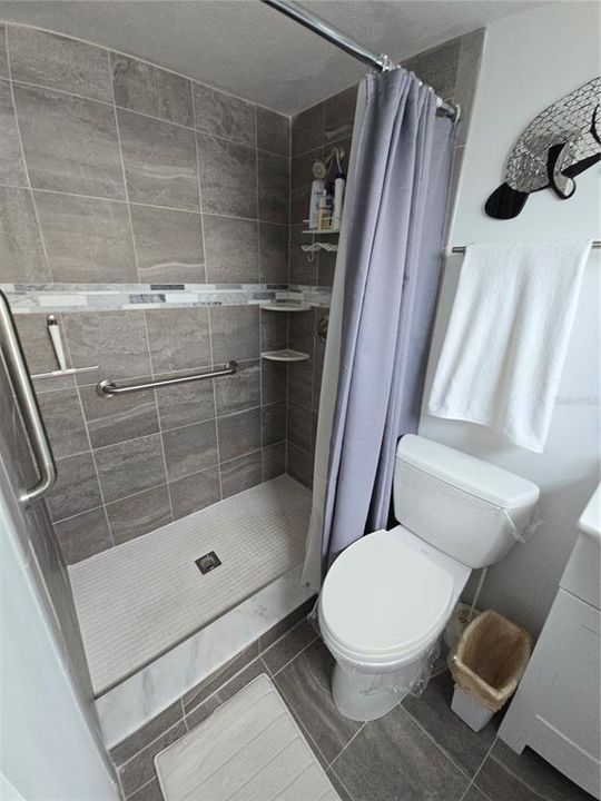 For Sale: $124,900 (2 beds, 2 baths, 862 Square Feet)