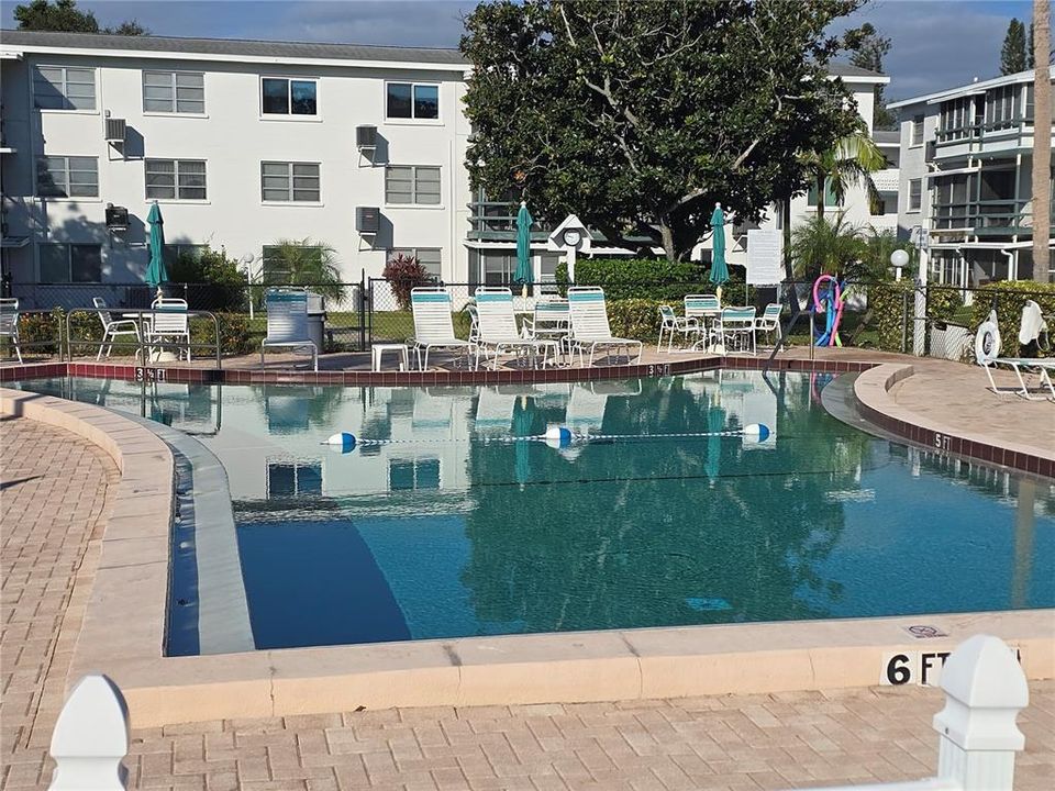 For Sale: $124,900 (2 beds, 2 baths, 862 Square Feet)