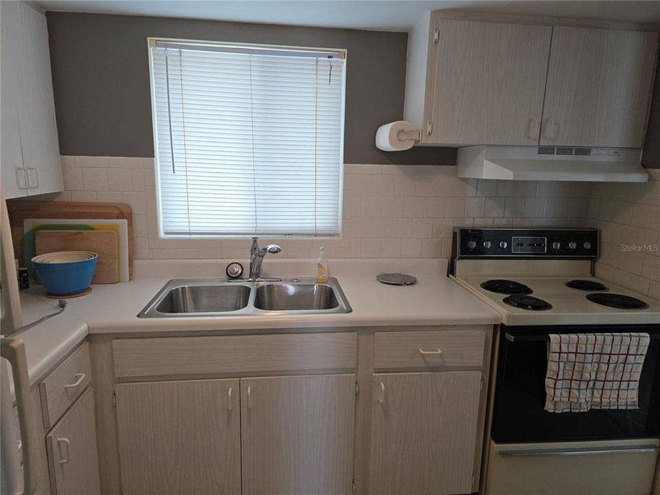 For Sale: $124,900 (2 beds, 2 baths, 862 Square Feet)