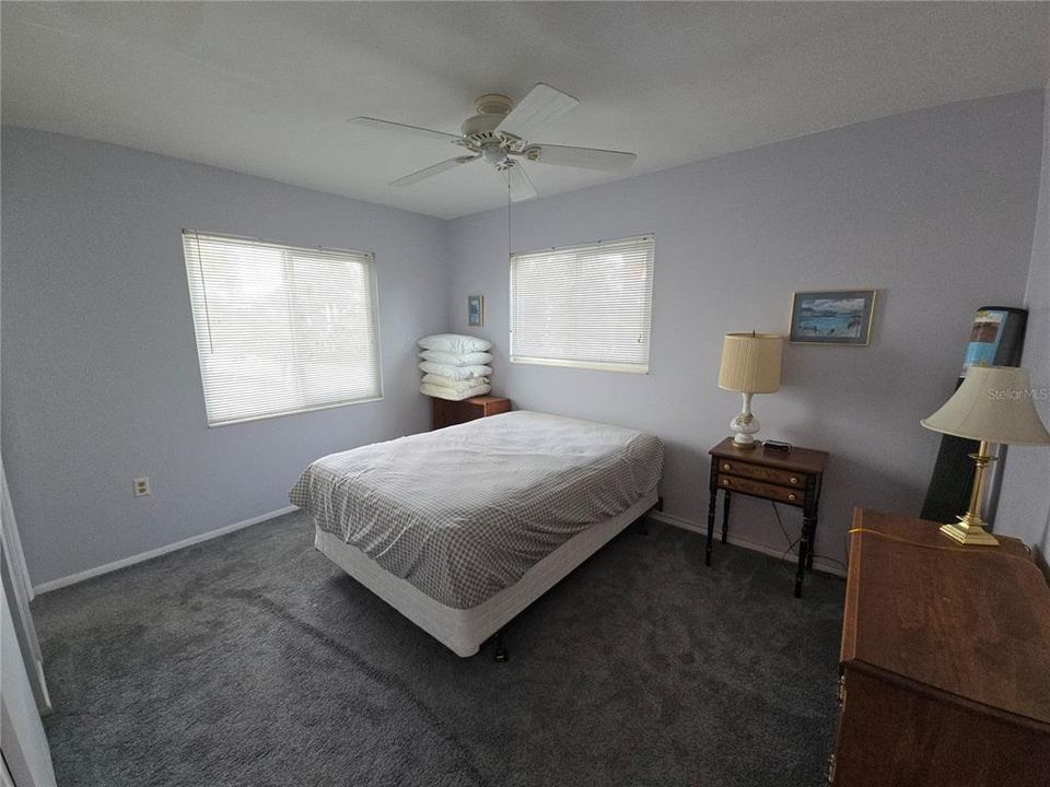 For Sale: $124,900 (2 beds, 2 baths, 862 Square Feet)