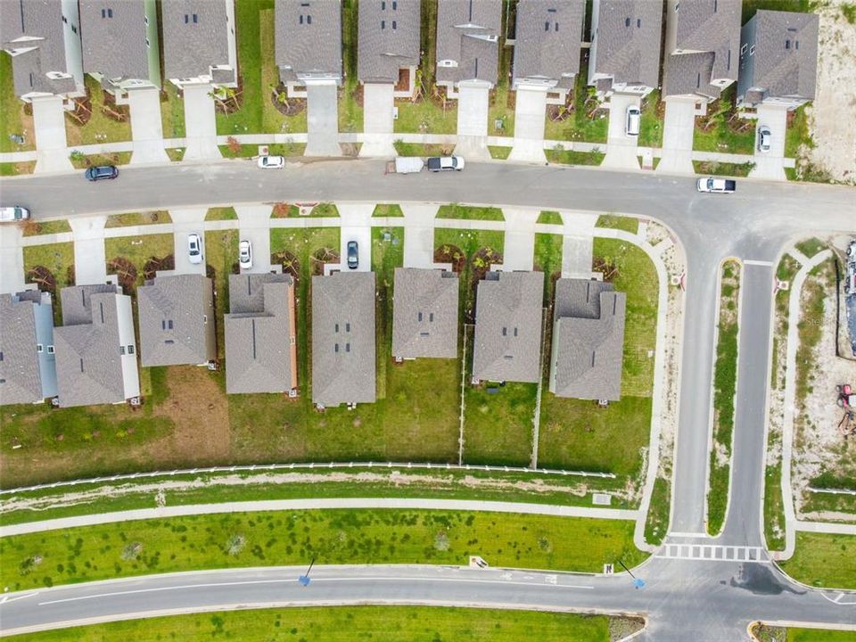 合同活跃: $2,400 (4 贝兹, 2 浴室, 1870 平方英尺)