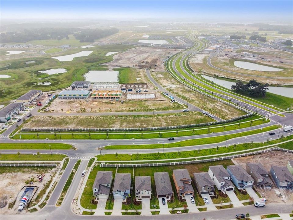 合同活跃: $2,400 (4 贝兹, 2 浴室, 1870 平方英尺)