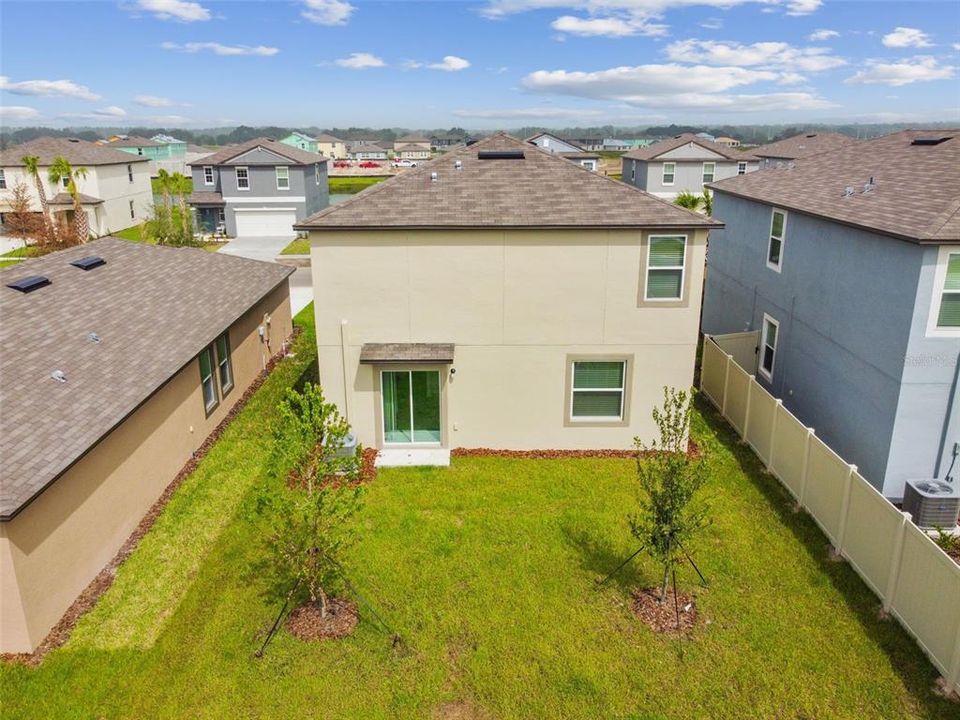 合同活跃: $2,400 (4 贝兹, 2 浴室, 1870 平方英尺)