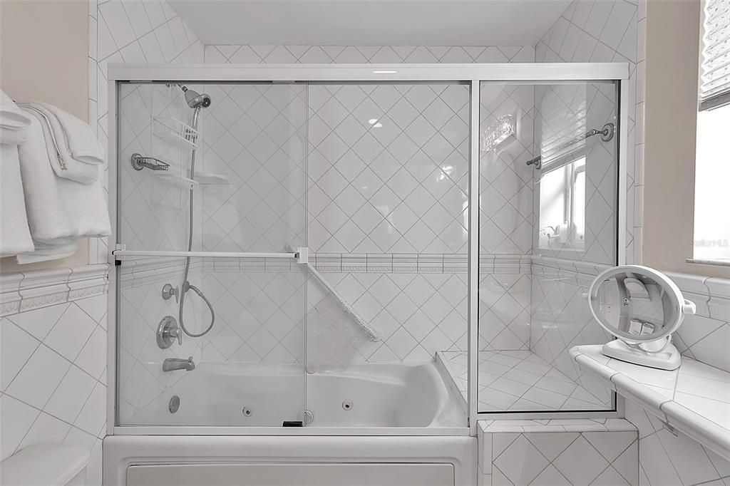 Active With Contract: $3,975,000 (4 beds, 4 baths, 2179 Square Feet)