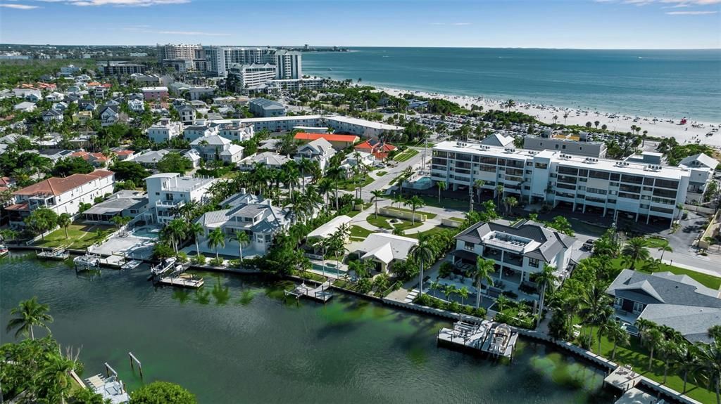 Active With Contract: $3,975,000 (4 beds, 4 baths, 2179 Square Feet)