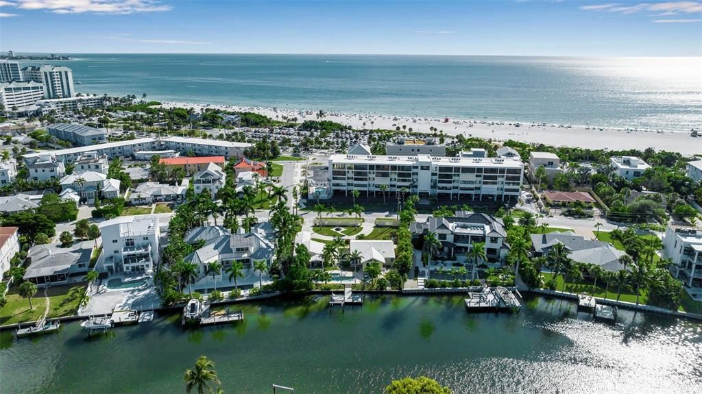 Active With Contract: $3,975,000 (4 beds, 4 baths, 2179 Square Feet)