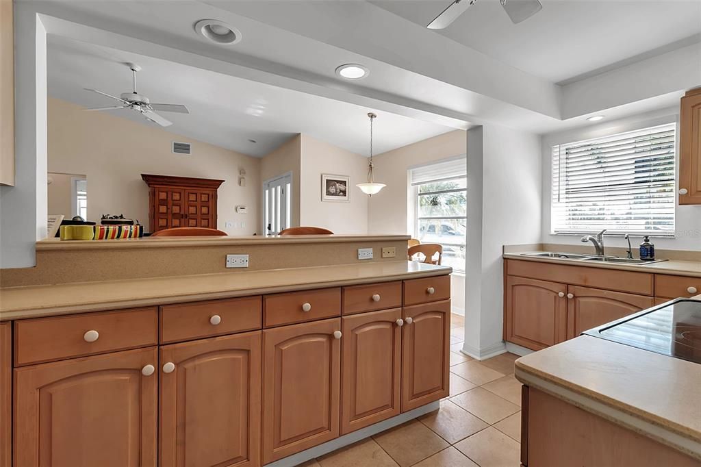 Active With Contract: $3,975,000 (4 beds, 4 baths, 2179 Square Feet)