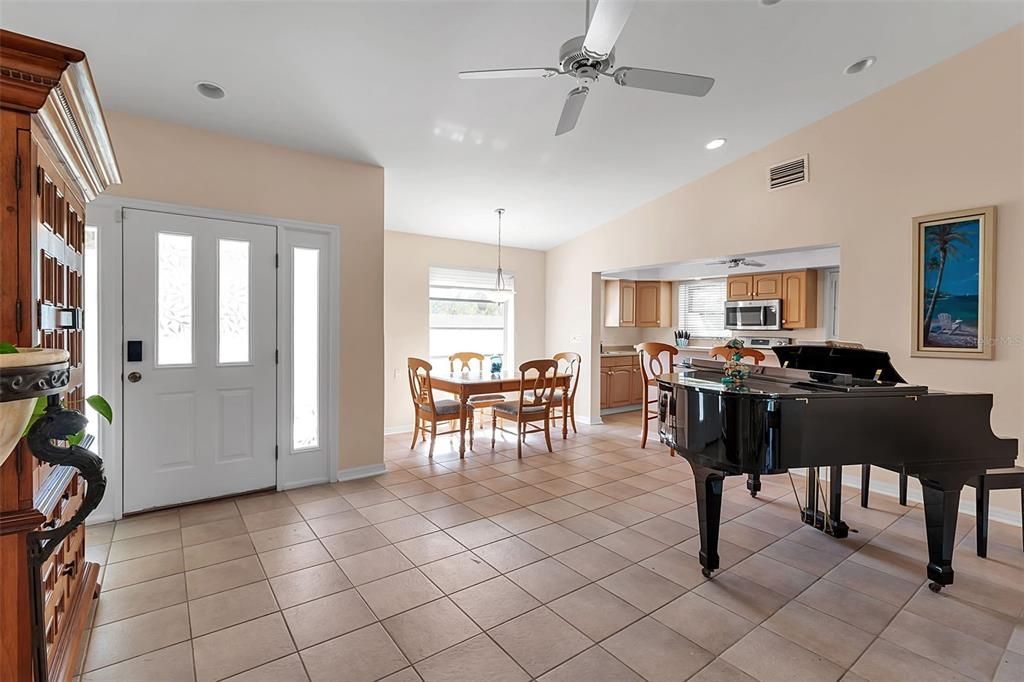 Active With Contract: $3,975,000 (4 beds, 4 baths, 2179 Square Feet)