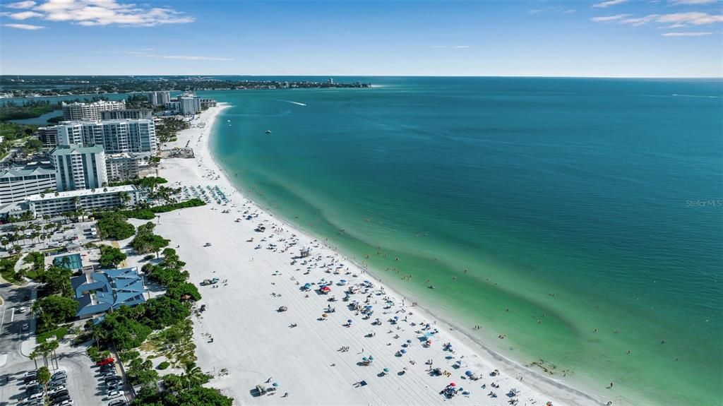 Active With Contract: $3,975,000 (4 beds, 4 baths, 2179 Square Feet)