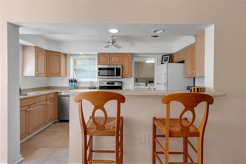 Active With Contract: $3,975,000 (4 beds, 4 baths, 2179 Square Feet)