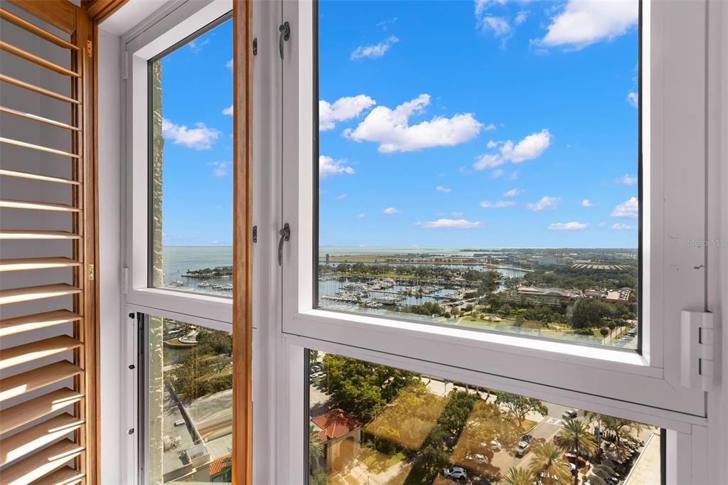 For Sale: $4,950,000 (3 beds, 2 baths, 5100 Square Feet)