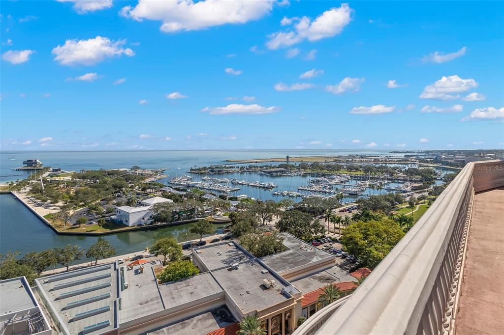 For Sale: $4,950,000 (3 beds, 2 baths, 5100 Square Feet)