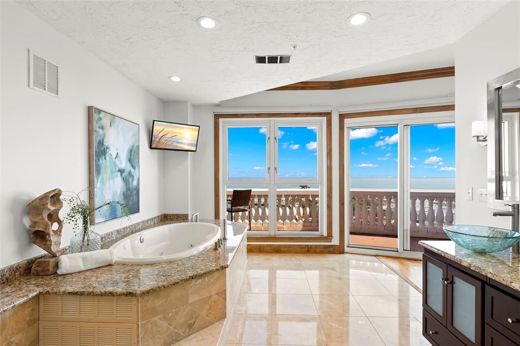 For Sale: $4,950,000 (3 beds, 2 baths, 5100 Square Feet)