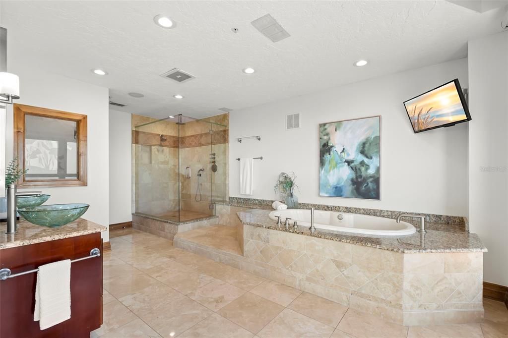 For Sale: $4,950,000 (3 beds, 2 baths, 5100 Square Feet)