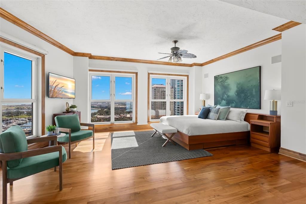 For Sale: $4,950,000 (3 beds, 2 baths, 5100 Square Feet)