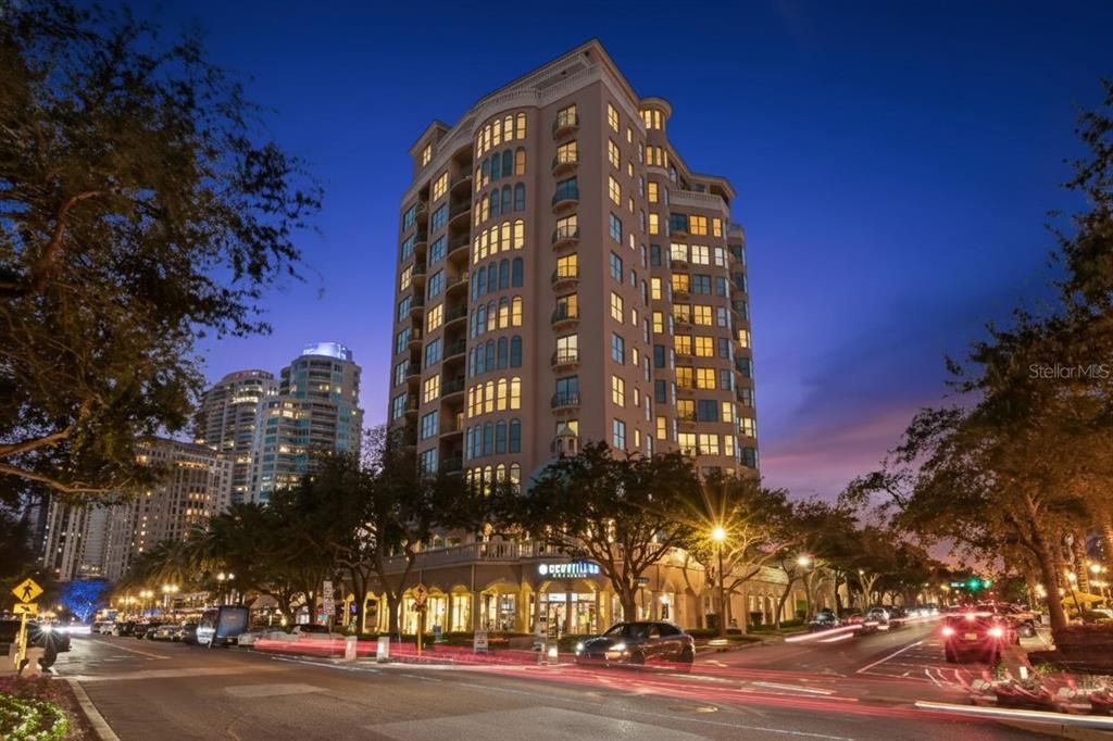 For Sale: $4,950,000 (3 beds, 2 baths, 5100 Square Feet)