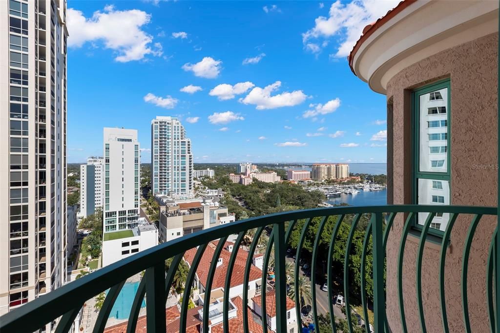 For Sale: $4,950,000 (3 beds, 2 baths, 5100 Square Feet)