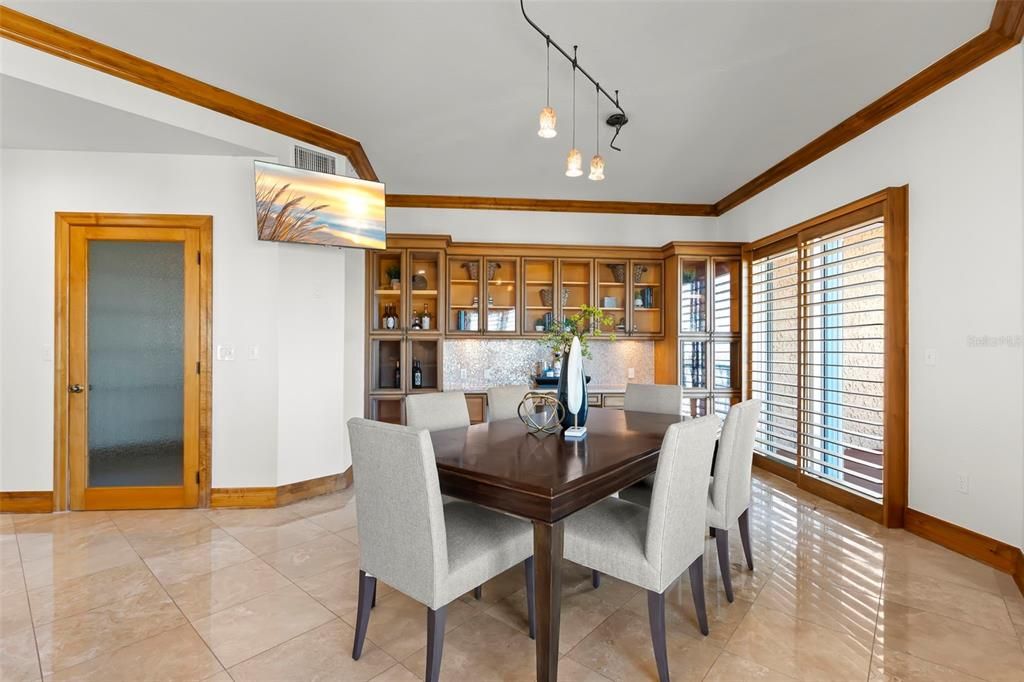 For Sale: $4,950,000 (3 beds, 2 baths, 5100 Square Feet)