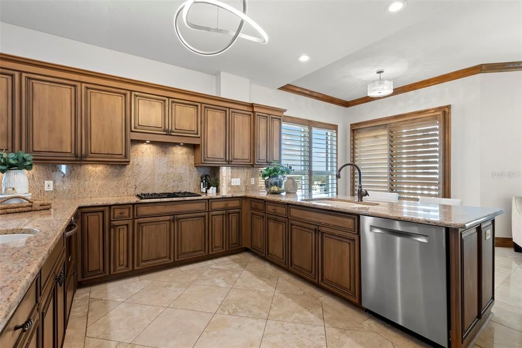 For Sale: $4,950,000 (3 beds, 2 baths, 5100 Square Feet)