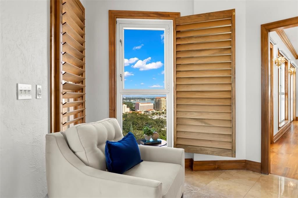 For Sale: $4,950,000 (3 beds, 2 baths, 5100 Square Feet)