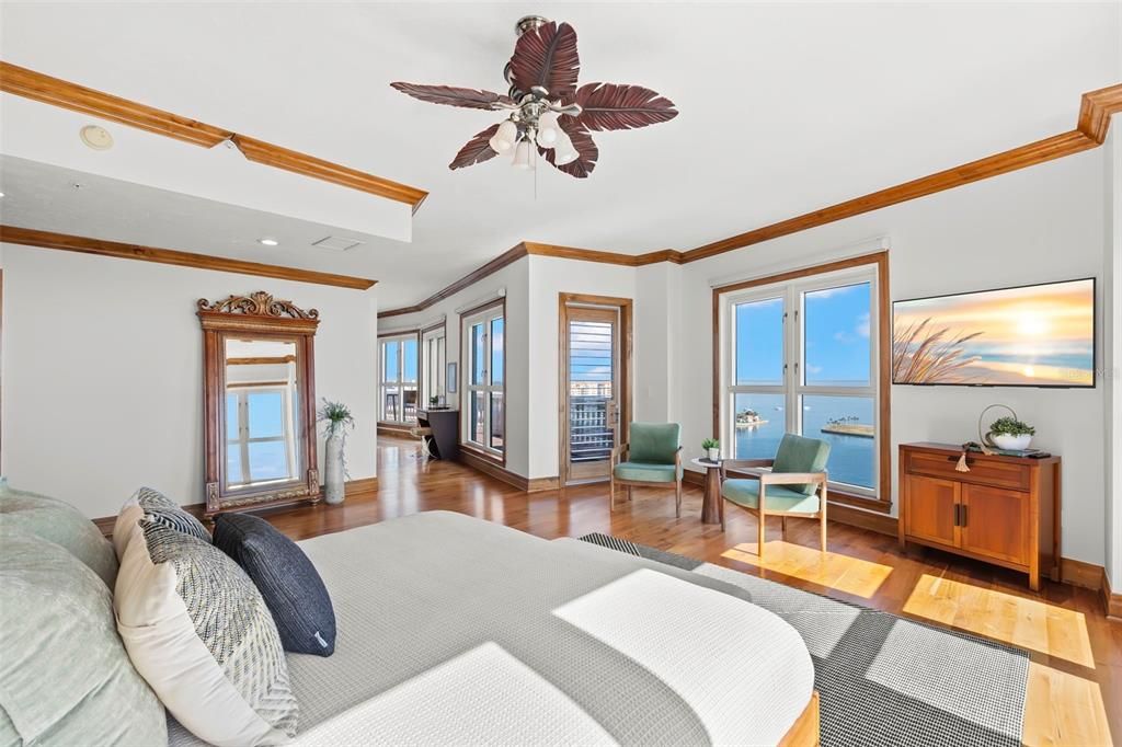 For Sale: $4,950,000 (3 beds, 2 baths, 5100 Square Feet)