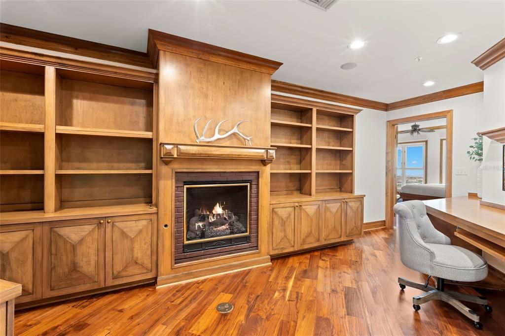 For Sale: $4,950,000 (3 beds, 2 baths, 5100 Square Feet)