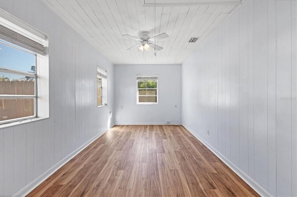 En Venta: $330,000 (3 camas, 2 baños, 1325 Pies cuadrados)