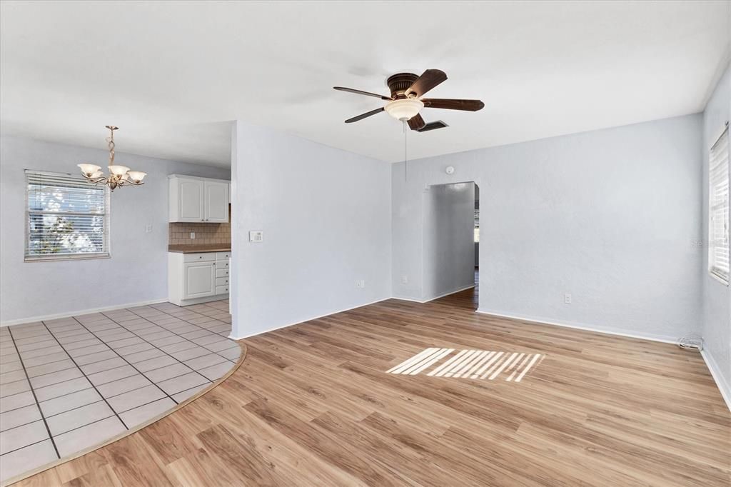 En Venta: $330,000 (3 camas, 2 baños, 1325 Pies cuadrados)