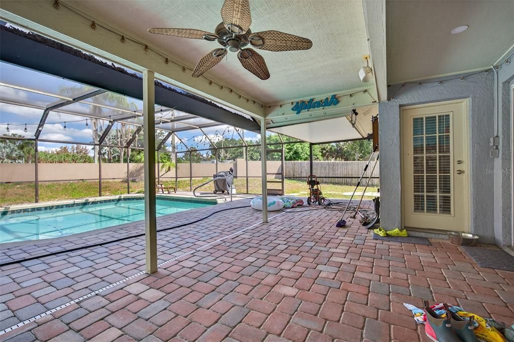 Active With Contract: $500,000 (4 beds, 2 baths, 2043 Square Feet)