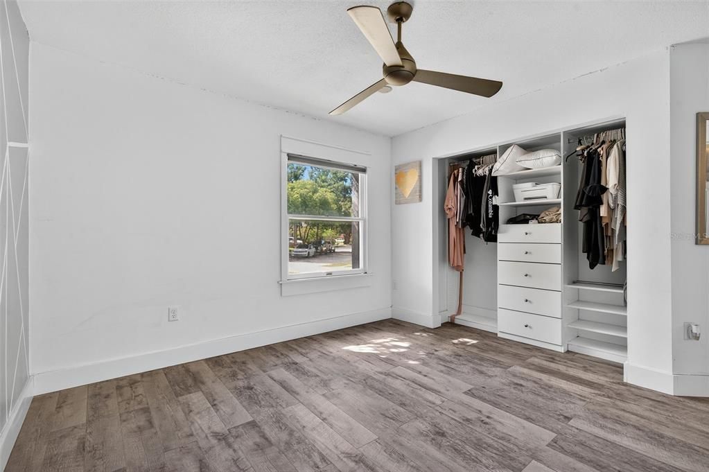 Active With Contract: $500,000 (4 beds, 2 baths, 2043 Square Feet)