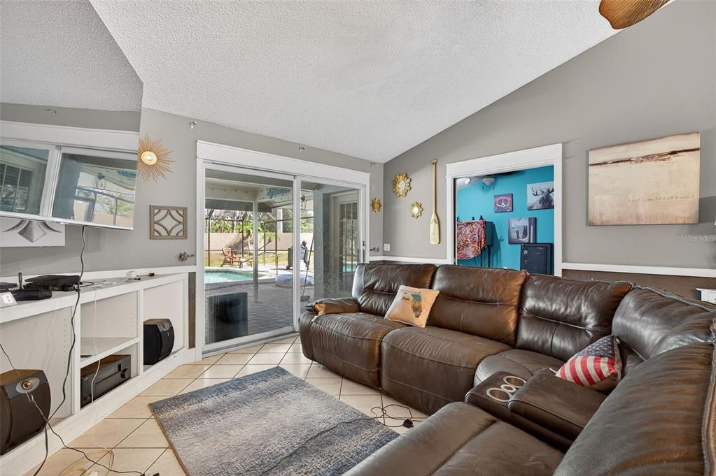 Active With Contract: $500,000 (4 beds, 2 baths, 2043 Square Feet)