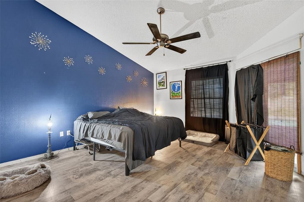 Active With Contract: $500,000 (4 beds, 2 baths, 2043 Square Feet)