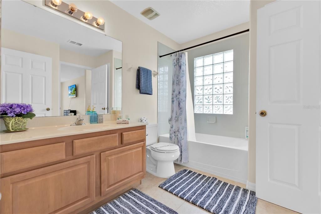 出租: $3,500 (4 贝兹, 3 浴室, 3455 平方英尺)