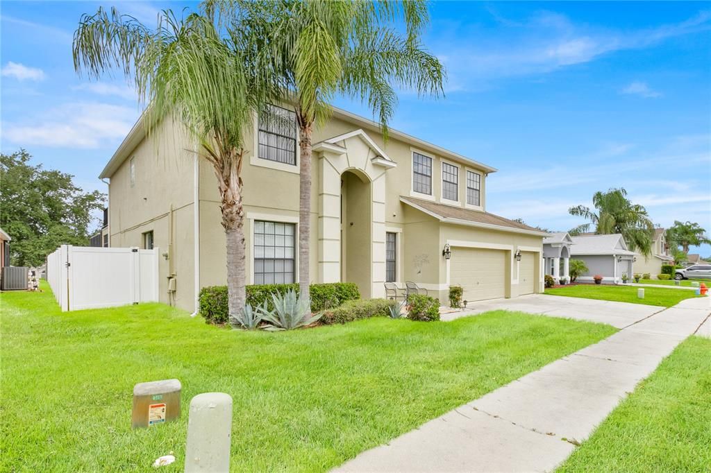 出租: $3,500 (4 贝兹, 3 浴室, 3455 平方英尺)