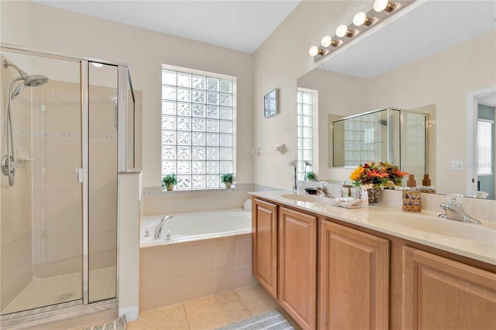 出租: $3,500 (4 贝兹, 3 浴室, 3455 平方英尺)