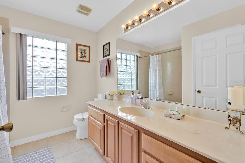 出租: $3,500 (4 贝兹, 3 浴室, 3455 平方英尺)