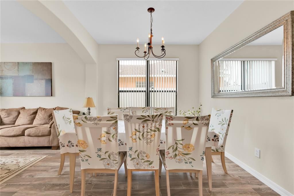 出租: $3,500 (4 贝兹, 3 浴室, 3455 平方英尺)