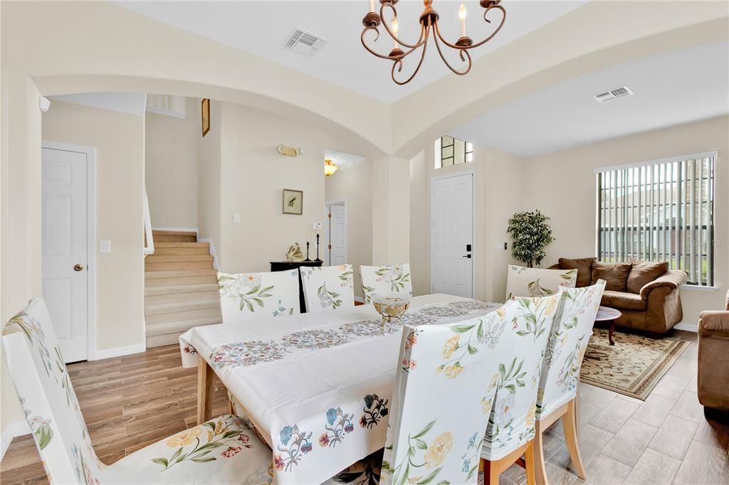 出租: $3,500 (4 贝兹, 3 浴室, 3455 平方英尺)