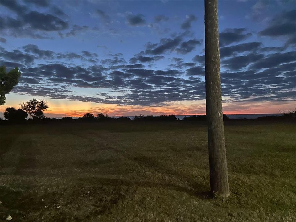 На продажу: $159,900 (1 спален, 1 ванн, 733 Квадратных фут)