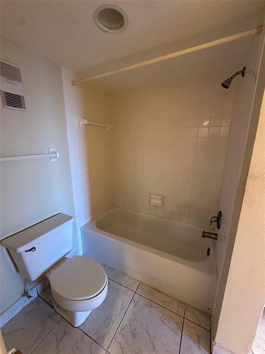 На продажу: $159,900 (1 спален, 1 ванн, 733 Квадратных фут)