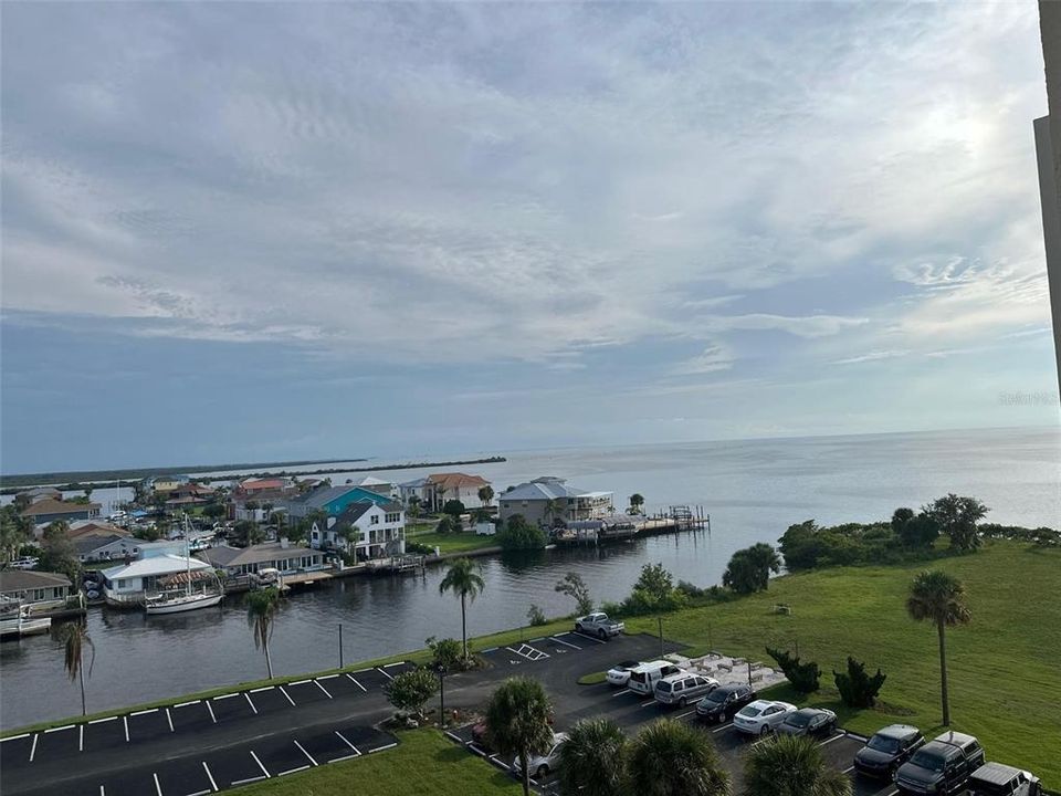 На продажу: $159,900 (1 спален, 1 ванн, 733 Квадратных фут)