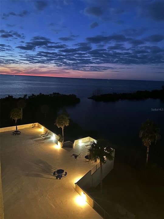 На продажу: $159,900 (1 спален, 1 ванн, 733 Квадратных фут)